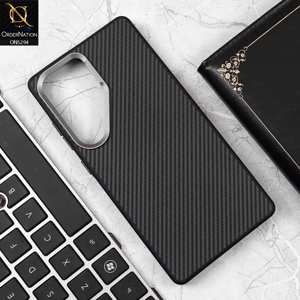 Samsung Galaxy S25 Ultra Cover - Black - Carbon Fiber Design Metal Camera Ring Style Soft Border Case