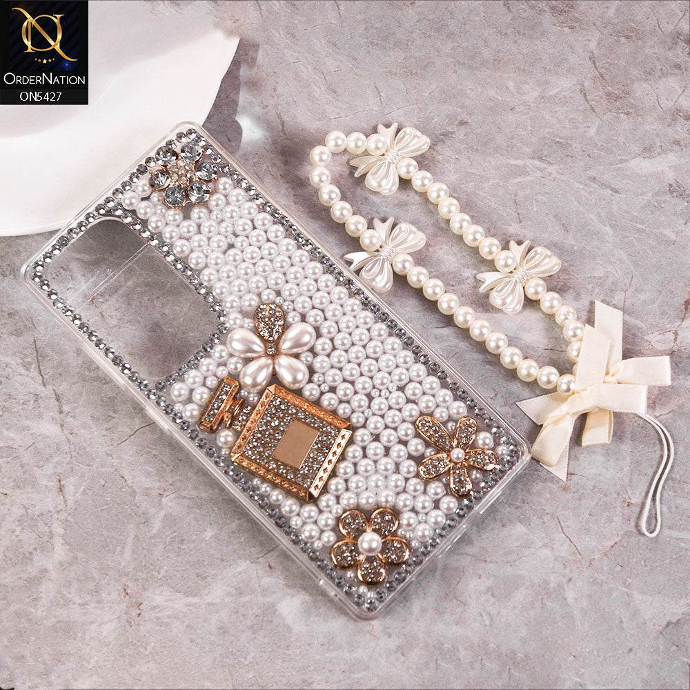 Samsung Galaxy S25 Ultra Cover - White - Luxury Women Design Diamond And Heart Pearl Case - Futurestore.pk